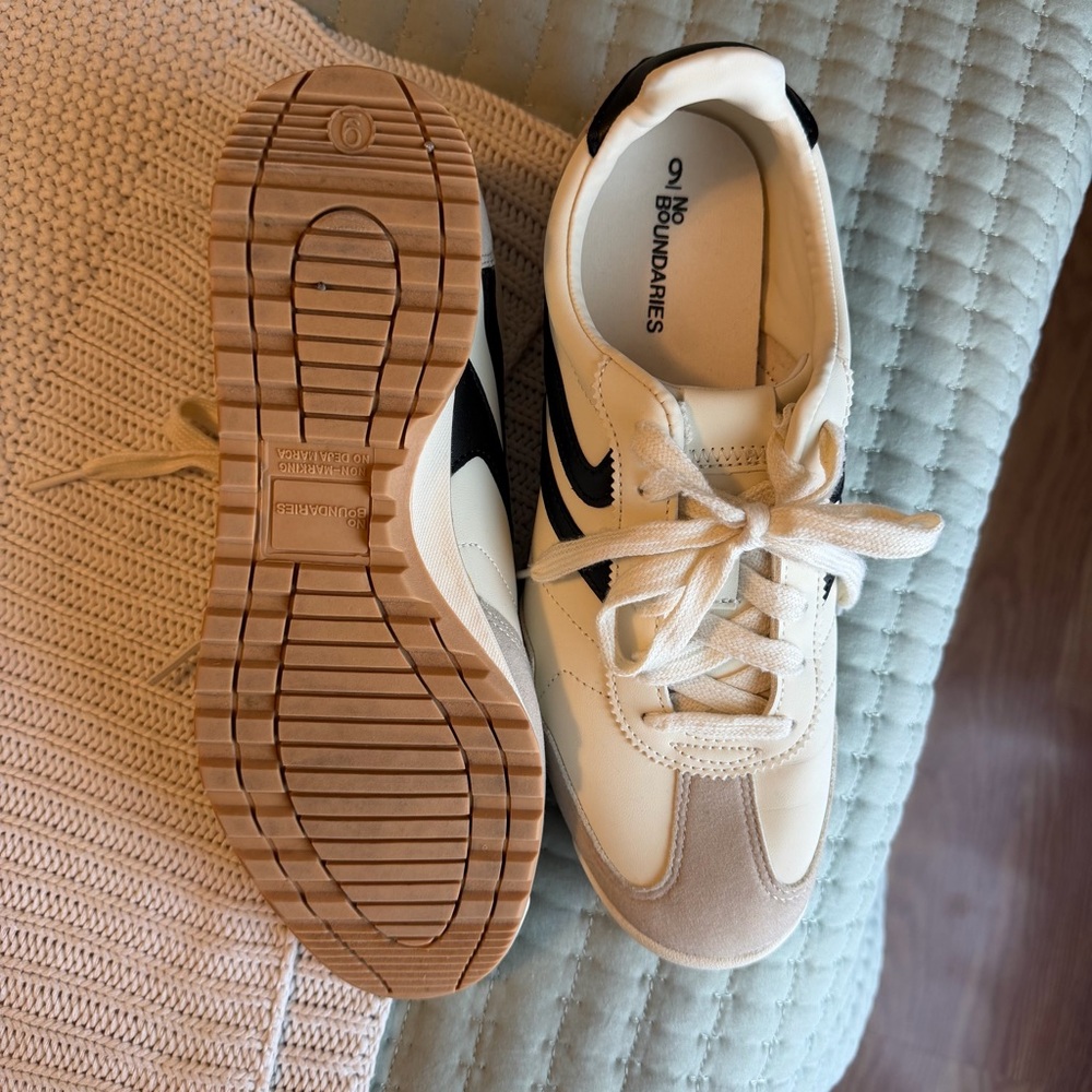 No Boundaries Black and White Sneakers Size 9 - Picture 7 of 8